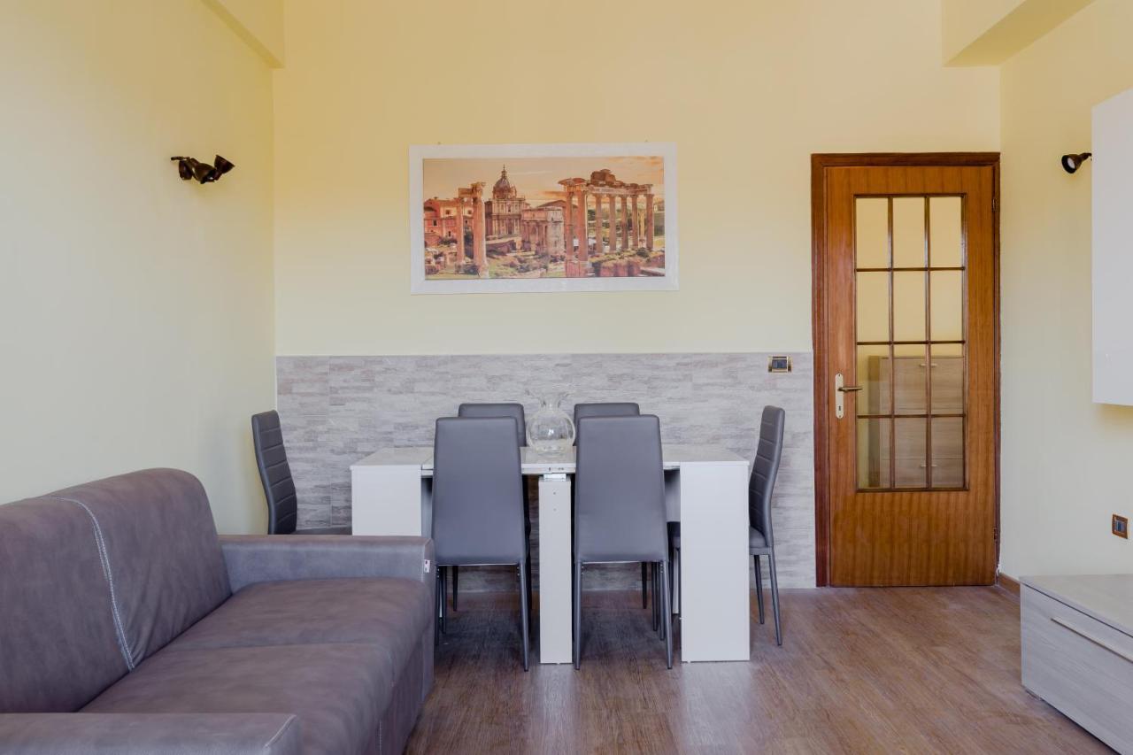 Le Rondini Apartment, 5 Persone, 2 Balconi, Policlinico Tor Vergata E Casilino Rom Eksteriør billede